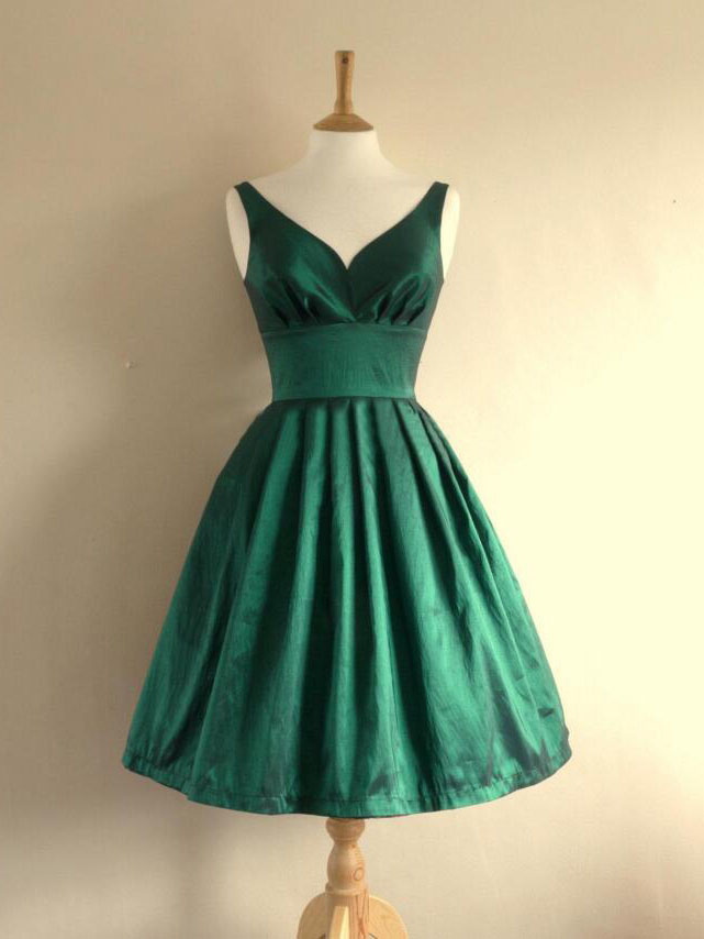 Simple A-Line V-neck Sleeveless Green Short Homecoming Dress With ...